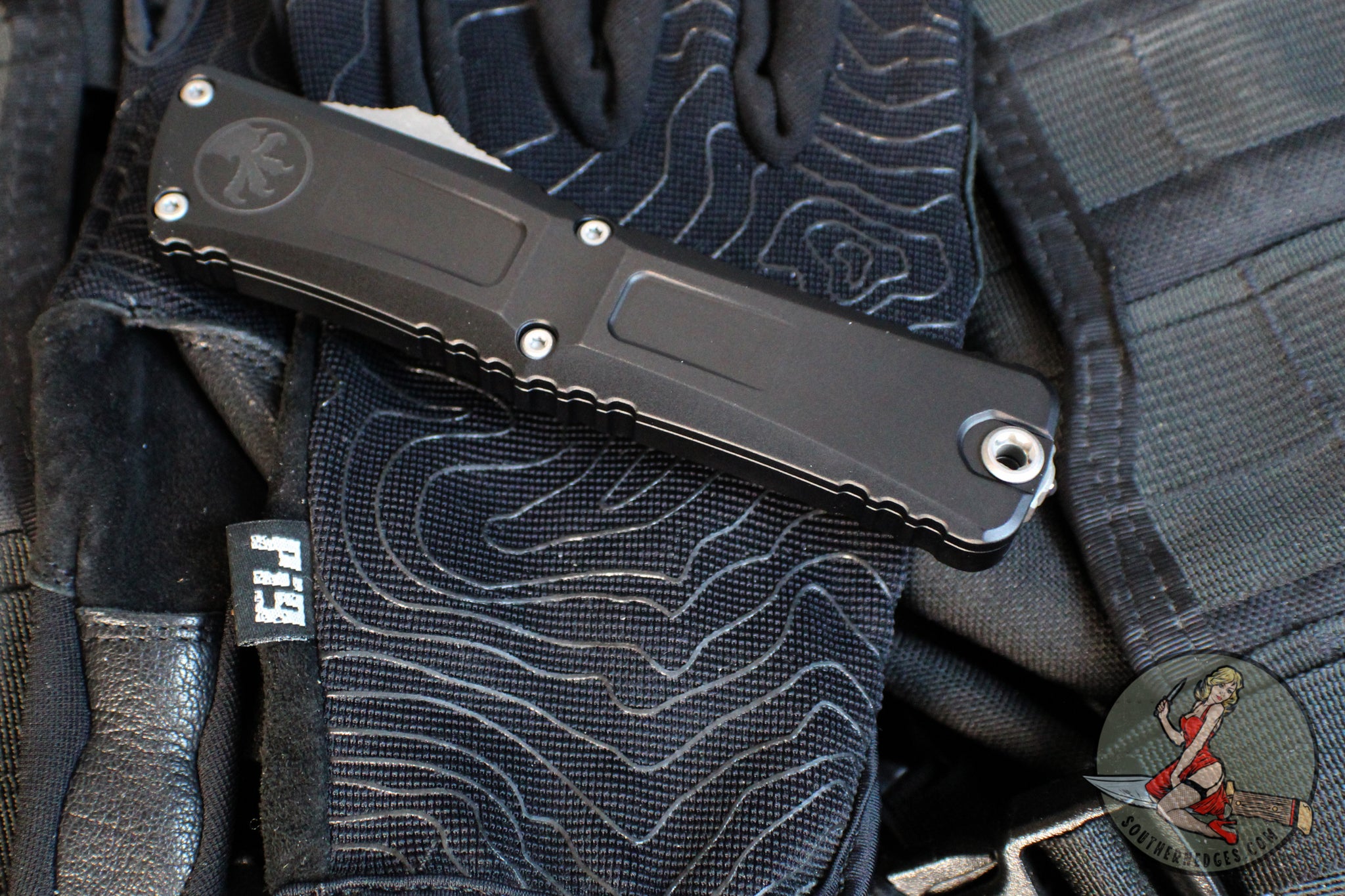 Microtech Combat Troodon Gen III OTF Knife- Hellhound Edge- Black Hand ...