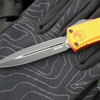 Microtech Hera II OTF Knife- MINI- Double Edge- Orange Handle- Black Plain Blade 1702M-1 OR