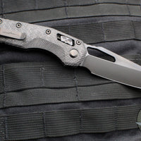 Microtech Knives- M.S.I. Ram-Lok Folder- Fluted Carbon Fiber Handle- Black DLC Finished Plain Edge Blade 210-1 DLCTFLCFS