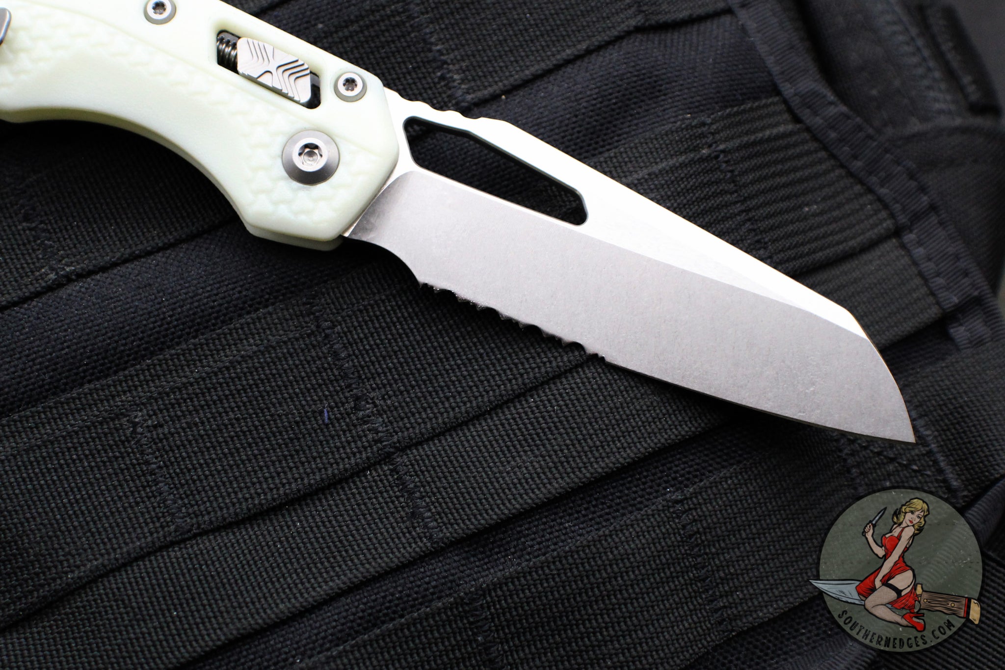 Microtech Knives- M.S.I. Ram-Lok Folder- White Tri-Grip Injection Mold ...