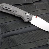 Benchmade Freek- Carbon Fiber Handle- Satin Plain edge Blade- Red Backspacer 560-03