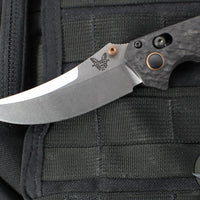 Benchmade Mini Bedlam- Axis Lock Folder- Marbled Carbon Fiber Handle- Stonewash Finished CPM S90V Plain Edge Blade 865-02