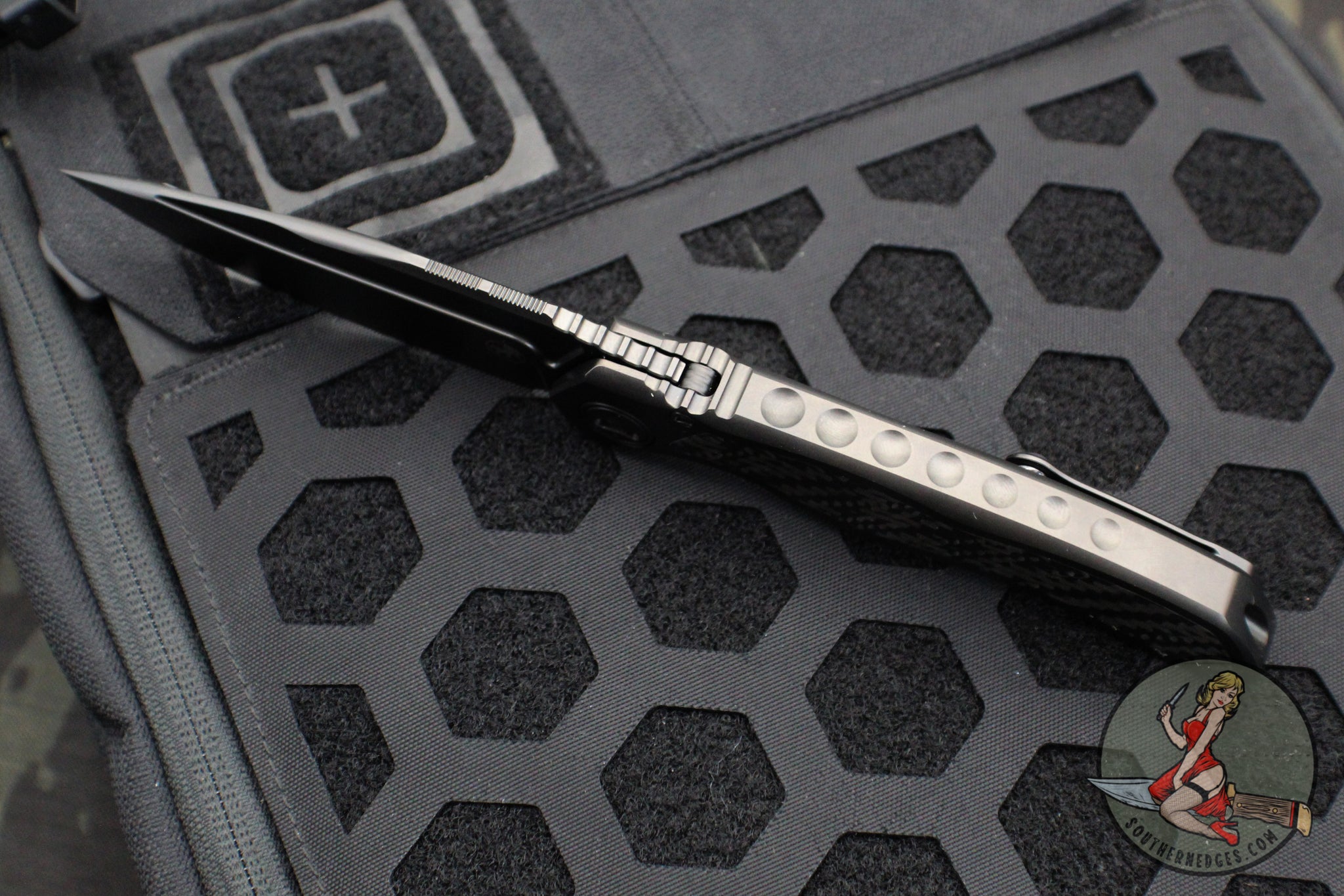 Microtech Landyard Microtech Anax- Black DLC Single Edge- DLC Finished Titanium Handle wi ...