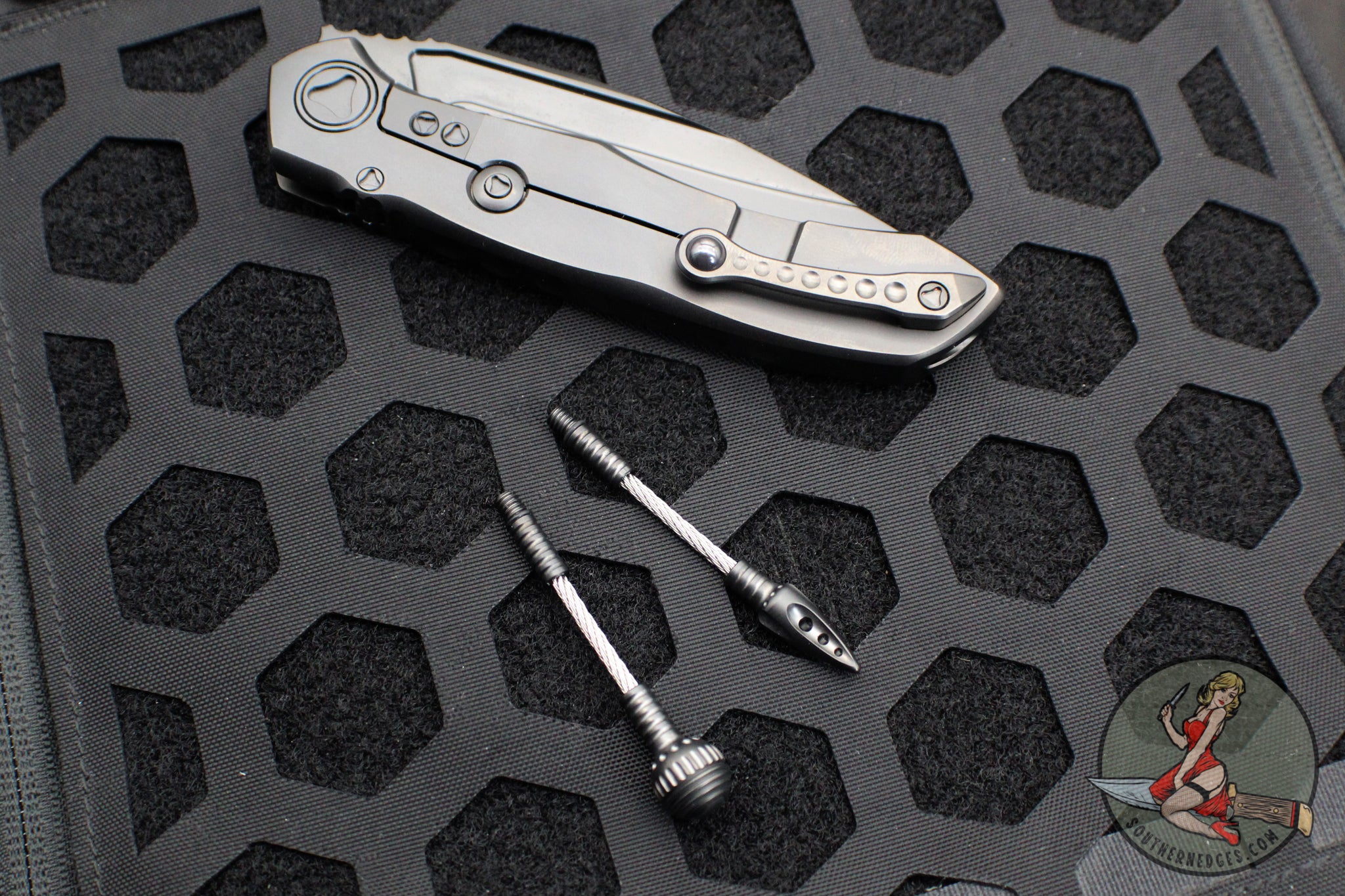 Microtech Landyard Microtech Anax- Black DLC Single Edge- DLC Finished Titanium Handle wi ...
