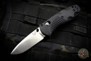 Benchmade Mini Barrage Axis-assisted Single Edge Black Handle Satin Plain Edge 585