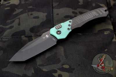 Heretic Wraith OTS Auto Tanto Edge Unidirectional Carbon Fiber Handles Special Emerald G-10 Bolster Black Blade